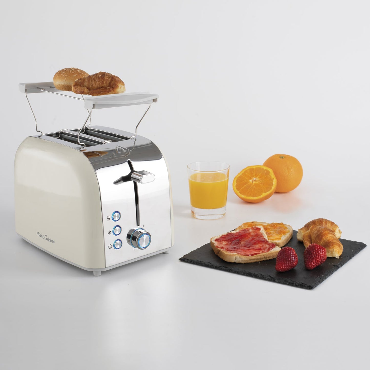 Tostador Retro con Diseño Vintage Color Copper Tech y Soft Cream. Cocina elegante. Tostador 900 W, 2 ranuras con accesorio para bollería. Ajuste de tostado. Funciones Descongelar Recalentar y Cancelar. Panel luces LED. Bandeja Recogemigas extraíble. Bolsa para Tostador Incluida