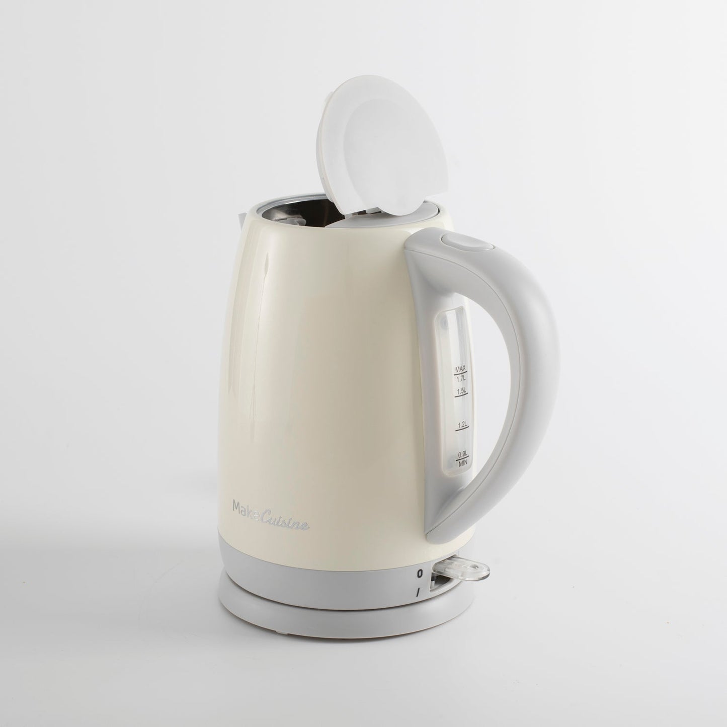 Hervidor Retro de agua eléctrico. Kettle Diseño Vintage color Soft Cream. 2200 W. Base giratoria de 360 grados con cuerpo inalámbrico. Elemento calefactor oculto. 1.7 Litros de agua. Cuerpo Acero Inox. Boquilla Acero Inox. Ebullición rápida. Indicador transparente de nivel. Tapa con Botón Apertura.