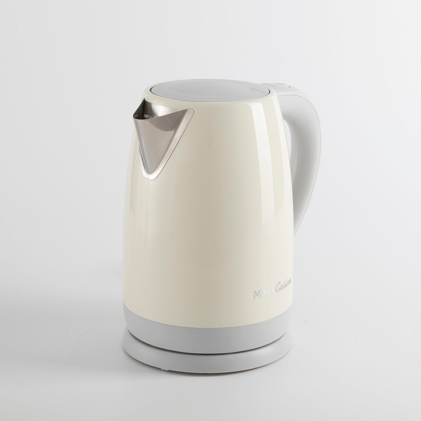Hervidor Retro de agua eléctrico. Kettle Diseño Vintage color Soft Cream. 2200 W. Base giratoria de 360 grados con cuerpo inalámbrico. Elemento calefactor oculto. 1.7 Litros de agua. Cuerpo Acero Inox. Boquilla Acero Inox. Ebullición rápida. Indicador transparente de nivel. Tapa con Botón Apertura.